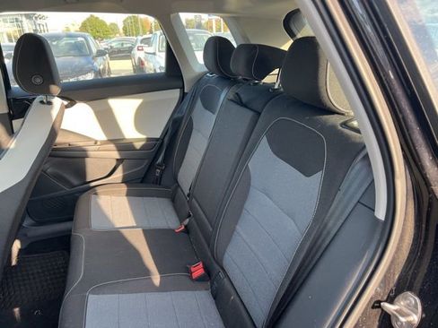 Used 2025 Volkswagen Taos S image 8