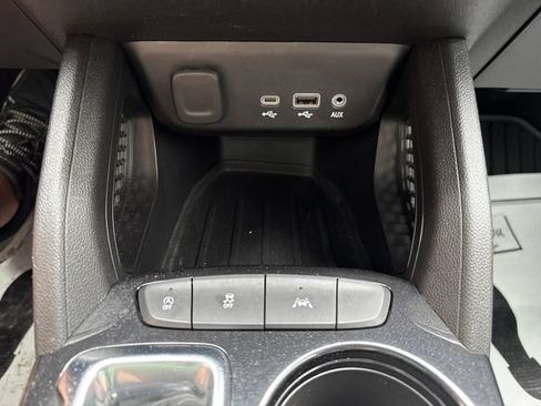 Used 2021 Chevrolet TrailBlazer LT FWD image 17