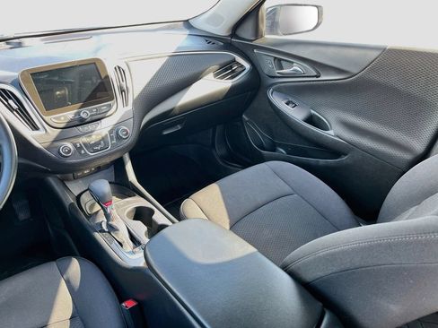 Used 2024 Chevrolet Malibu RS FWD image 23