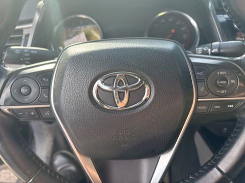 Used 2018 Toyota Camry XSE image 10