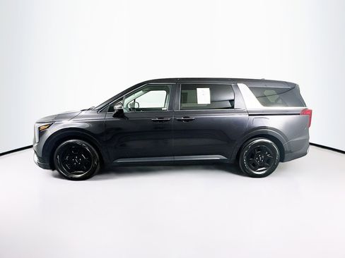Used 2025 Kia Carnival FWD image 4