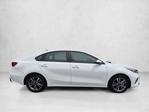 Used 2023 Kia Forte LXS w/ LXS Technology Package FWD image 4