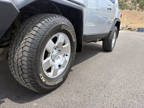Used 2007 Toyota FJ Cruiser 4WD image 16