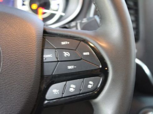 Used 2023 Jeep Cherokee Altitude Lux AWD/4WD image 17