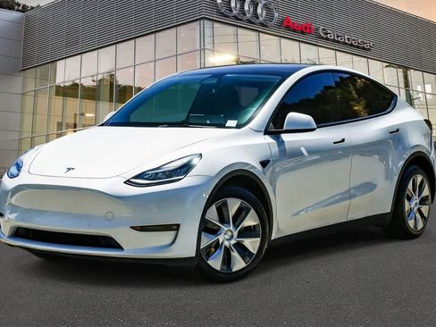 Used 2022 Tesla Model Y Long Range AWD/4WD image 1