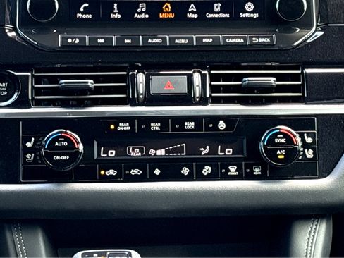 Certified 2025 Nissan Pathfinder Platinum image 7