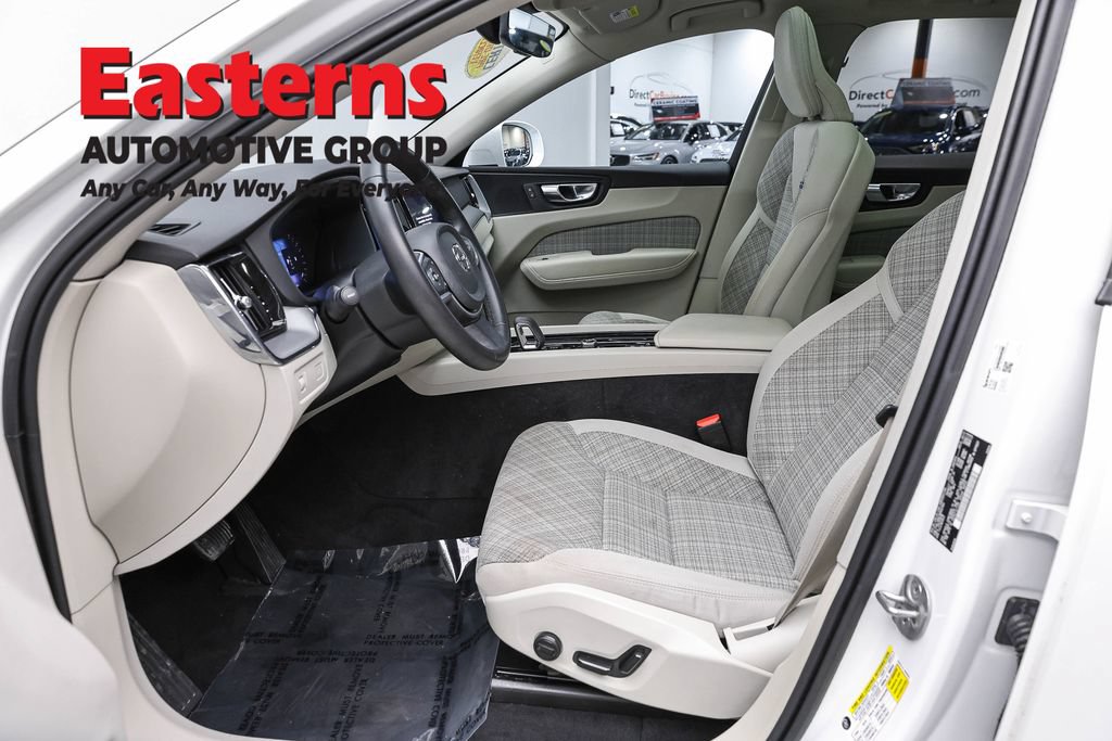 Used 2022 Volvo XC60 B5 Momentum AWD/4WD image 15