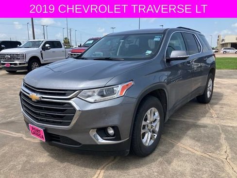 Used 2019 Chevrolet Traverse LT FWD image 3