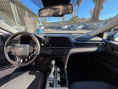 Used 2025 Toyota Camry LE image 33