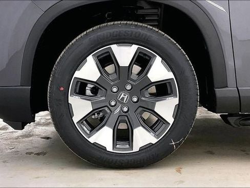 New 2026 Honda Pilot Touring image 15