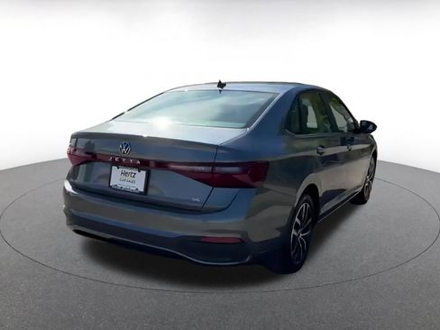 Used 2025 Volkswagen Jetta SE image 15