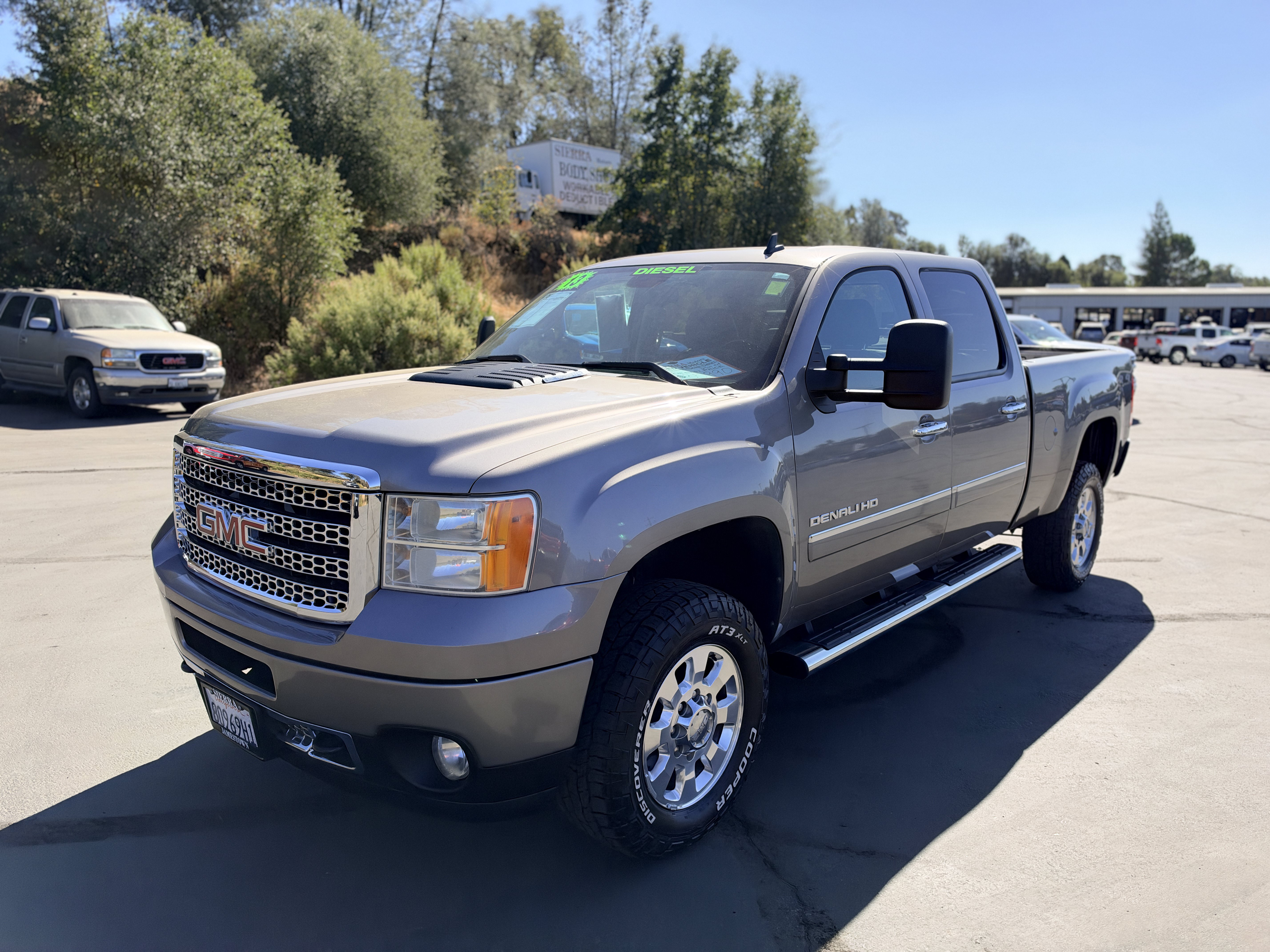Used 2013 GMC Sierra 2500 Denali AWD/4WD image 2