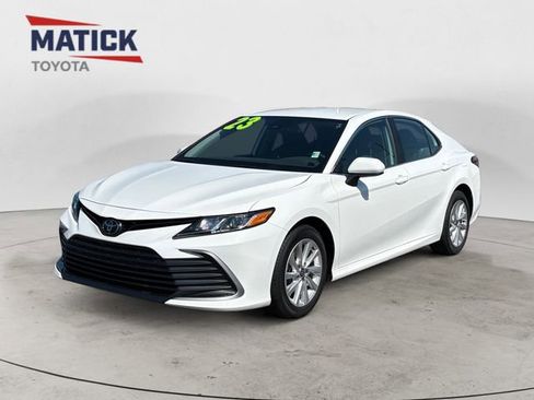Used 2023 Toyota Camry LE image 3