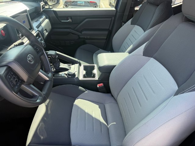 Used 2025 Toyota Tacoma TRD Sport AWD/4WD image 9