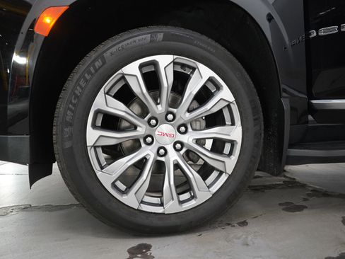Used 2022 GMC Yukon XL Denali AWD/4WD image 33