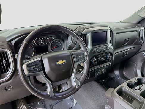 Used 2022 Chevrolet Silverado 1500 LT AWD/4WD image 18