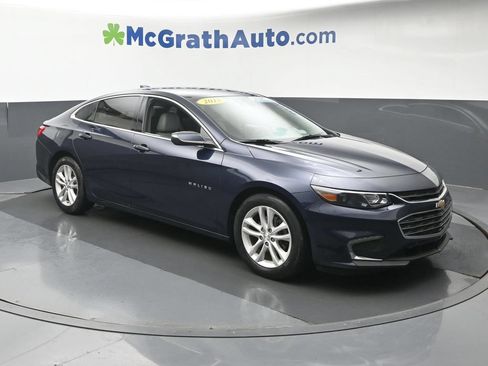 Used 2018 Chevrolet Malibu LT w/ Leather Package FWD image 2
