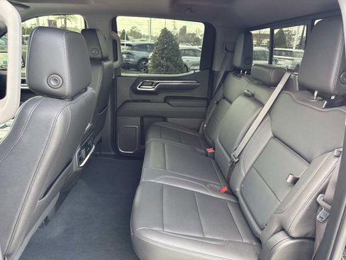 Used 2022 Chevrolet Silverado 1500 LTZ w/ LTZ Premium Package image 18