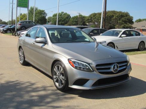 Used 2019 Mercedes-Benz C 300 RWD image 4