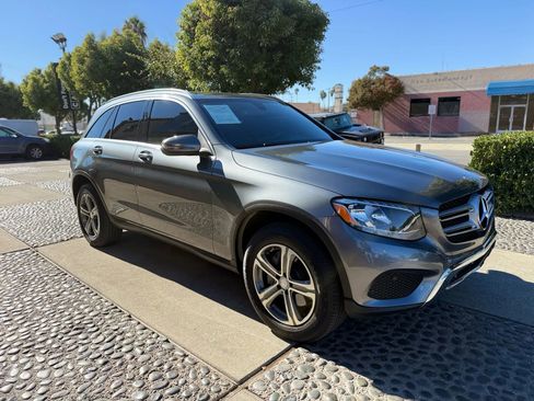 Used 2017 Mercedes-Benz GLC 300 image 3
