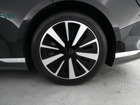 Used 2023 Lucid Air Touring AWD/4WD image 9