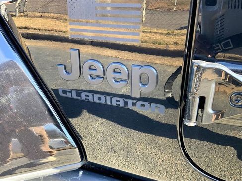 Used 2021 Jeep Gladiator Sport image 22