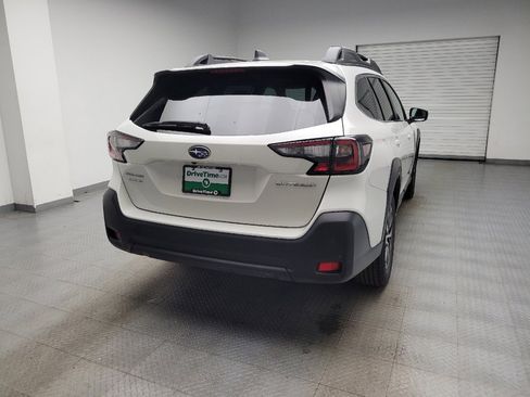 Used 2023 Subaru Outback Premium AWD/4WD image 7