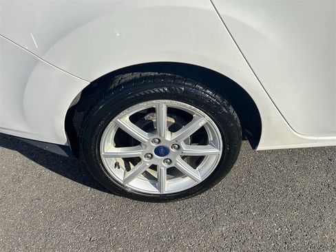 Used 2016 Ford Fiesta SE w/ Equipment Group 201A image 12