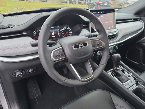 Certified 2024 Jeep Compass Latitude image 13