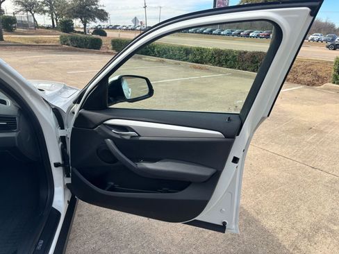 Used 2015 BMW X1 xDrive28i image 16