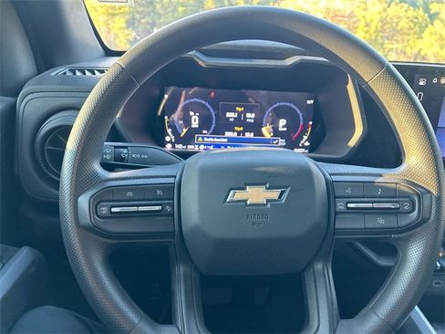 Used 2025 Chevrolet Colorado W/T w/ Advanced Trailering Package image 18