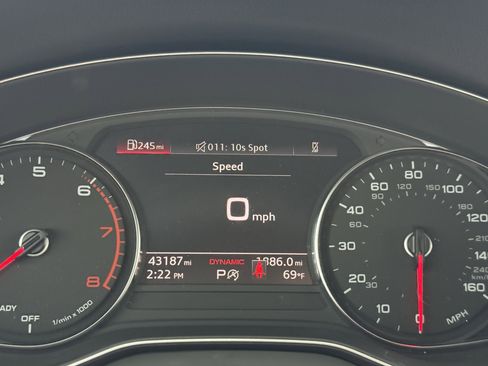 Used 2023 Audi Q5 2.0T Premium image 11