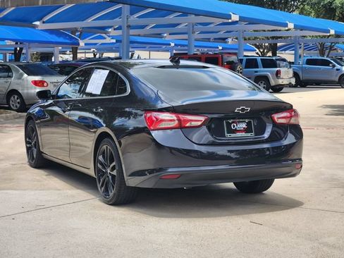 Used 2022 Chevrolet Malibu LT w/ Sport Edition FWD image 2