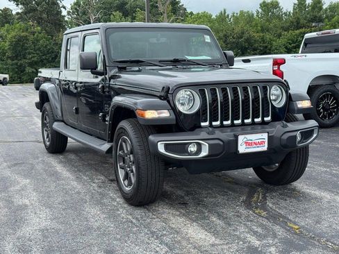 Used 2021 Jeep Gladiator Overland w/ Popular Equipment Package AWD/4WD image 2
