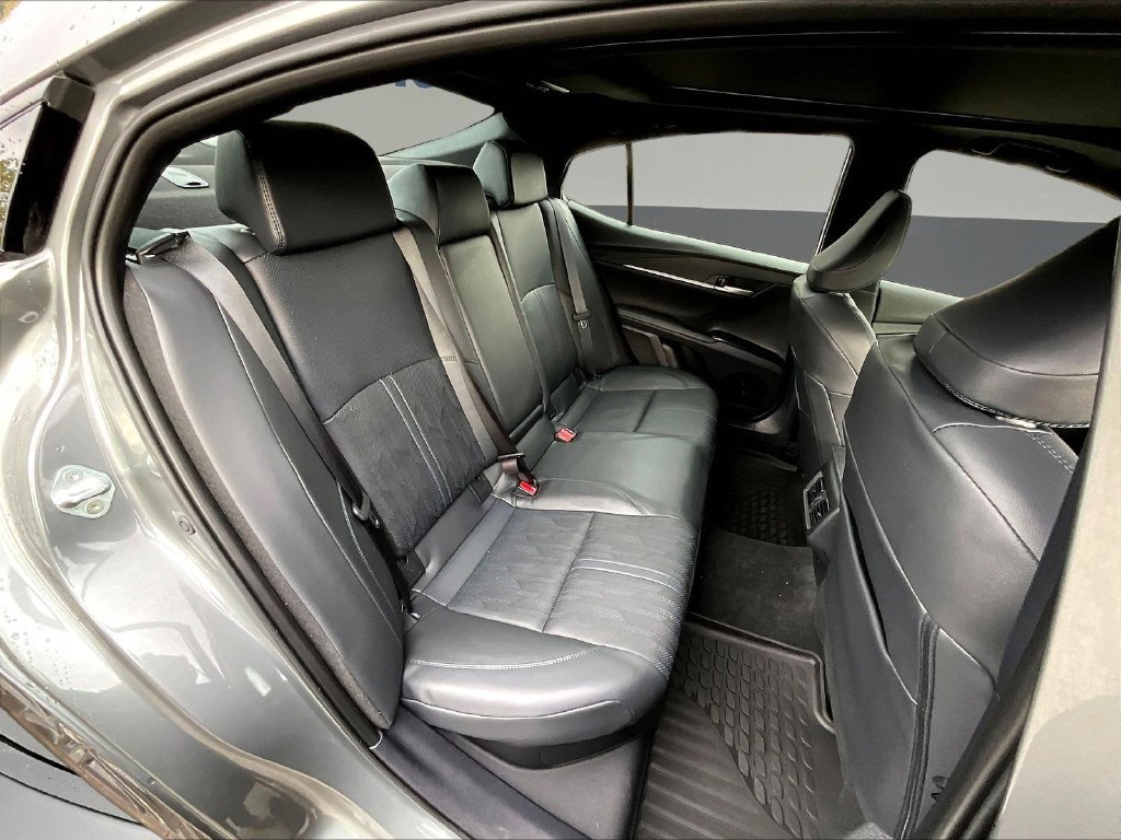 Used 2025 Toyota Camry XSE FWD image 27