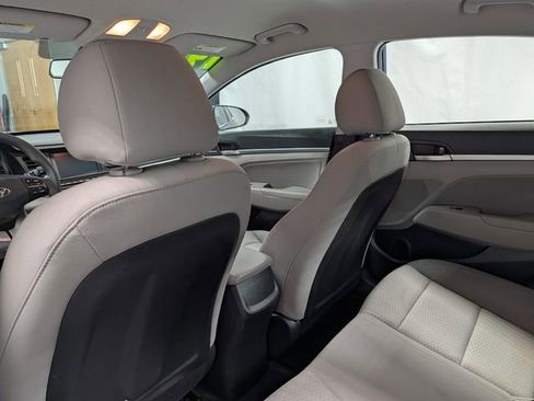 Used 2019 Hyundai Elantra SEL image 10