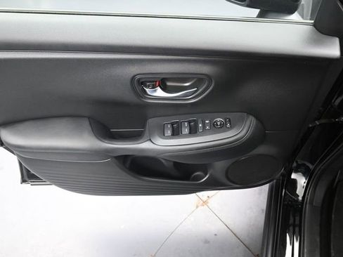 Certified 2025 Honda HR-V LX image 22