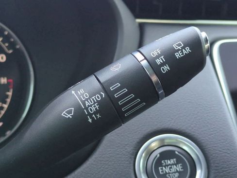 Used 2023 Cadillac XT4 Premium Luxury w/ Cold Weather Package image 25