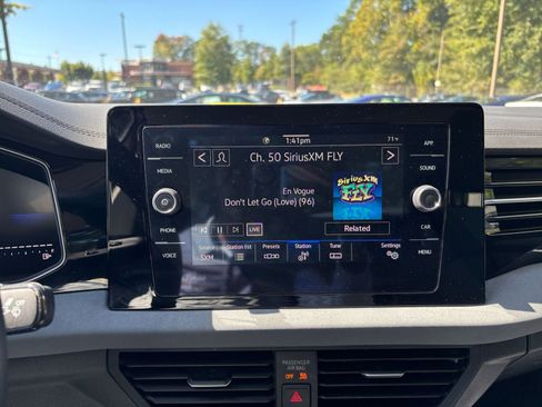 Used 2025 Volkswagen Jetta SE image 18