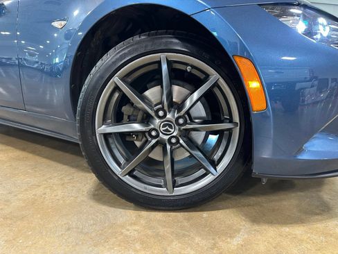 Used 2019 MAZDA MX-5 Miata RF Grand Touring RWD image 10