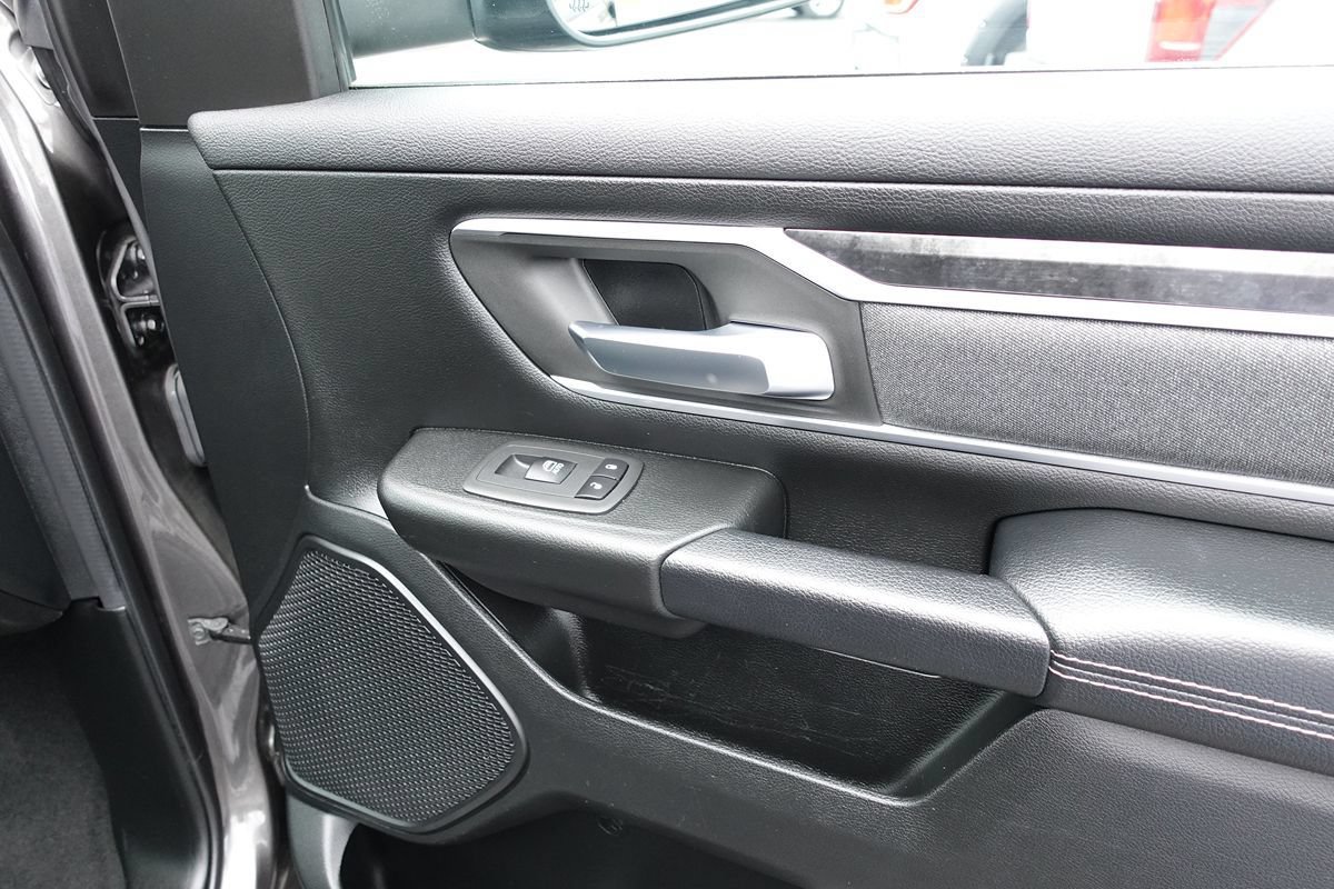 Used 2020 RAM 1500 Big Horn AWD/4WD image 34