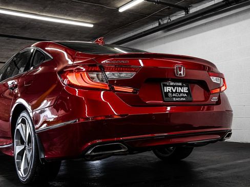 Used 2018 Honda Accord Touring image 16