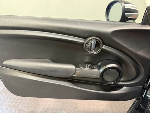 Used 2018 MINI Cooper 2-Door Hardtop FWD image 10