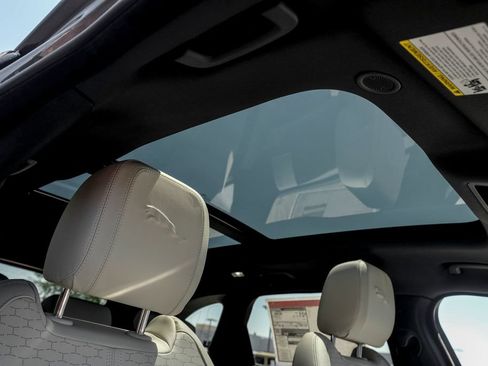 New 2026 Jaguar F-PACE R-Dynamic S AWD/4WD image 23