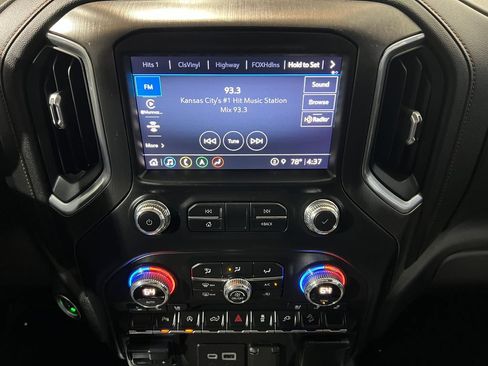 Used 2021 GMC Sierra 1500 AT4 w/ AT4 Premium Package AWD/4WD image 8