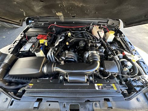 Used 2022 Jeep Gladiator Sport AWD/4WD image 15