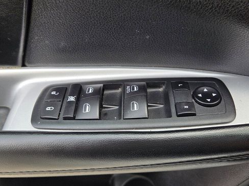 Used 2020 Dodge Journey SE w/ Blacktop Package image 17