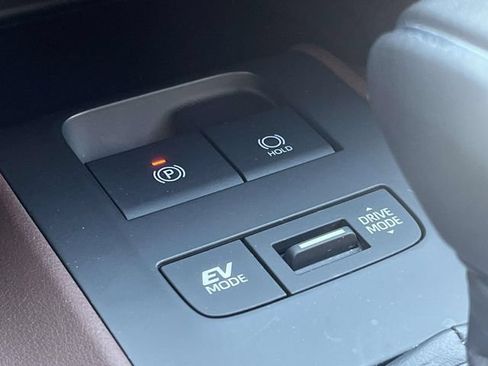Used 2023 Toyota Venza Limited AWD/4WD image 42