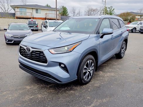 Used 2023 Toyota Highlander XLE image 10