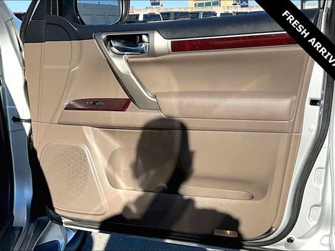 Used 2018 Lexus GX 460 image 28